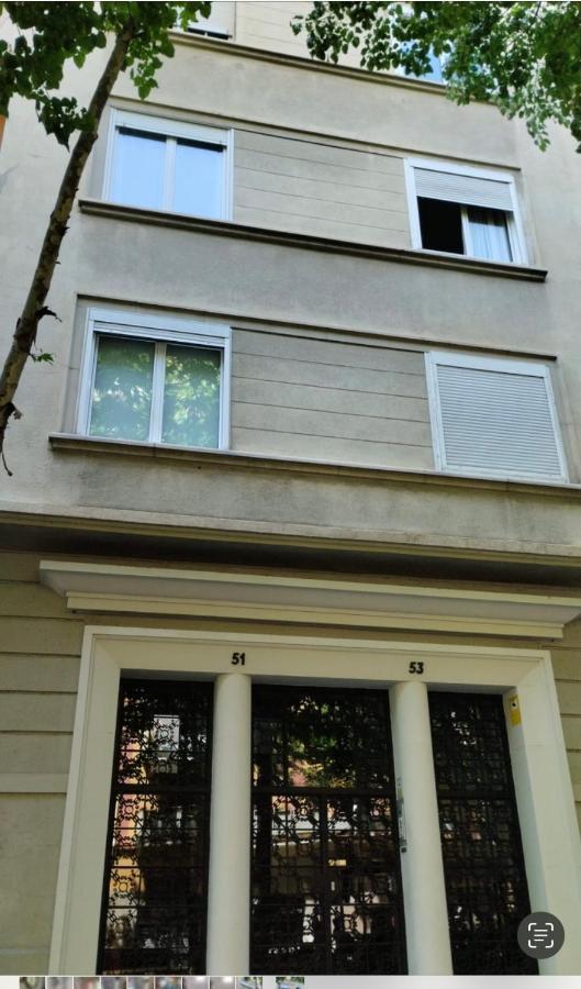 Gaudi 51 Apartman Barcelona Kültér fotó